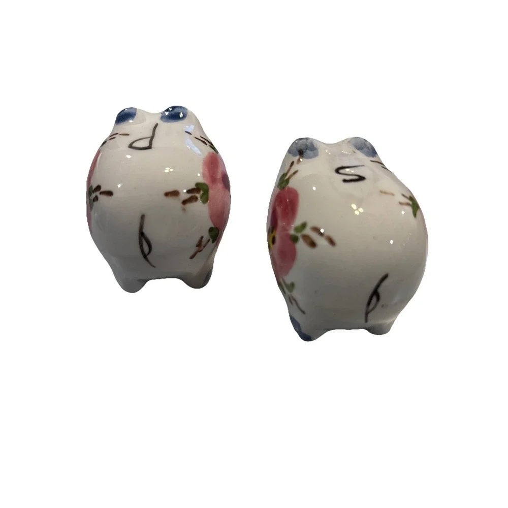 Ceramic Pigs With Decorative Flower Salt And Pepper Shakers Vintage